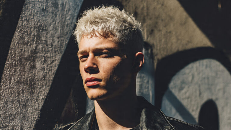 11 Bleach Blonde Hairstyle Ideas for Men with Edge